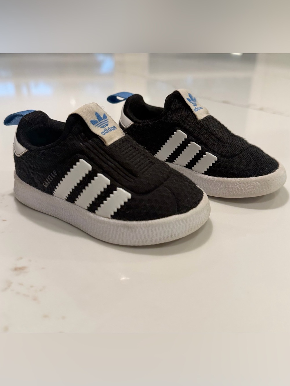 adidas Toddler Gazelle Slip-On Sneakers - Black/White | SZ 4 - Picture 2 of 6